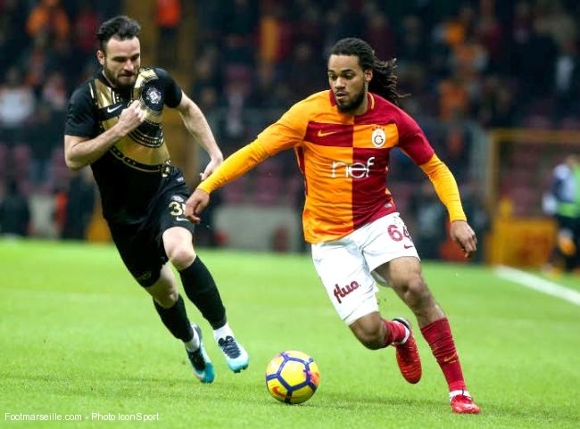 Mercato : la presse anglaise en remet une couche pour Denayer