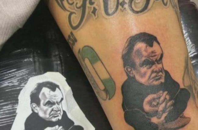 Lucho s’est fait un tatouage de… Bielsa
