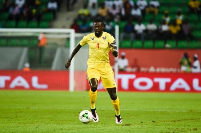 Mercato : Adebayor fait une annonce sur son futur