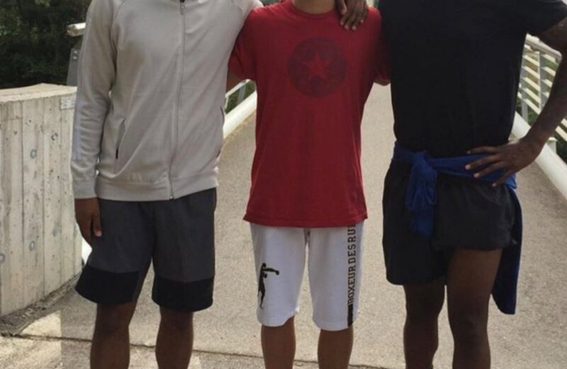 Mandanda est méconnaissable