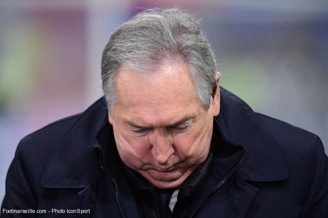 Houllier veut reprendre pour le moral des Français