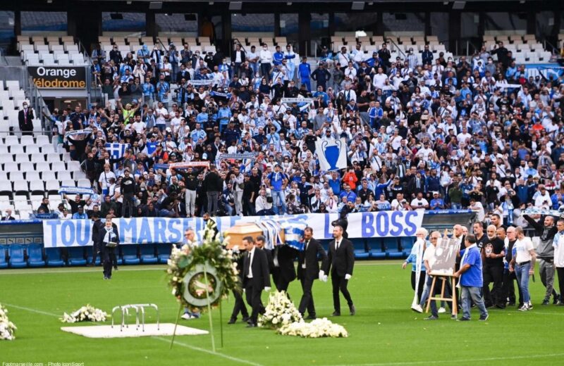 Les supporters ont rendu hommage à Tapie