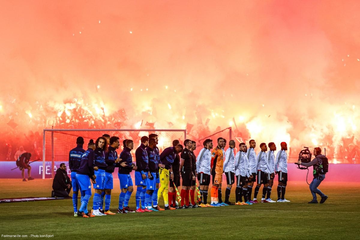 Fanion OM Marseille Vs Feyenoord - Coupe D'Europe 1999-2000