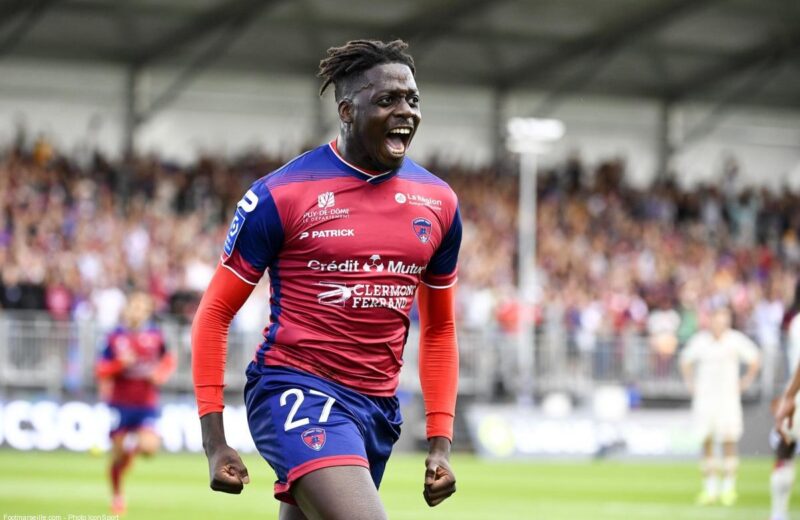 Mercato : un club anglais entre dans la danse pour Bayo