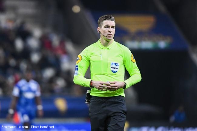 Bouhafsi dézingue l’arbitre pour le rouge de Villas-Boas