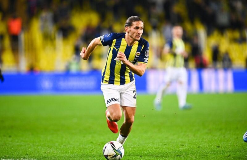 Mercato : porte close pour un milieu de Fenerbahçe