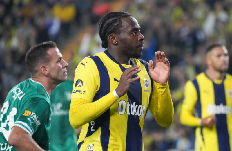 Benatia lorgne un latéral droit de Fenerbahçe