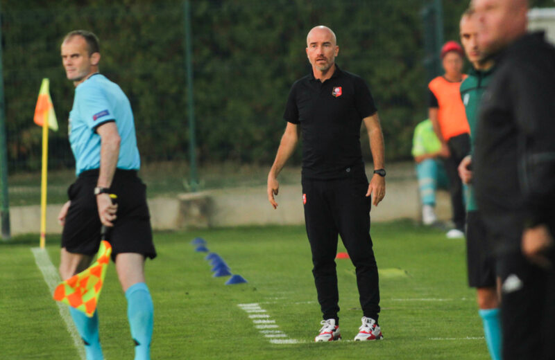 On connait le nom du remplaçant de Papin ?