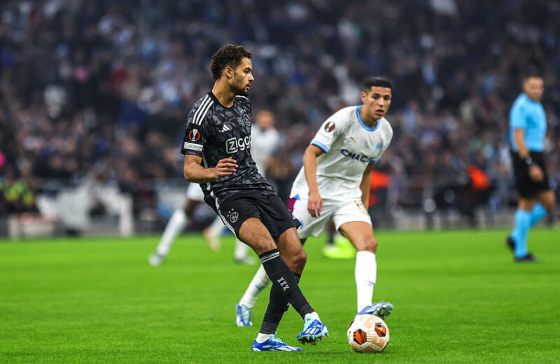 Un jeune défenseur de l’Ajax ciblé pour l’été prochain
