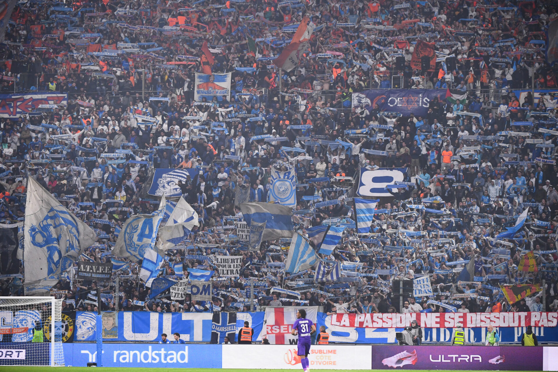 N°4 - ECHARPE Ultras Virage Sud Marseille noir sw87 - FOOT OM EUR 39,99 - FR