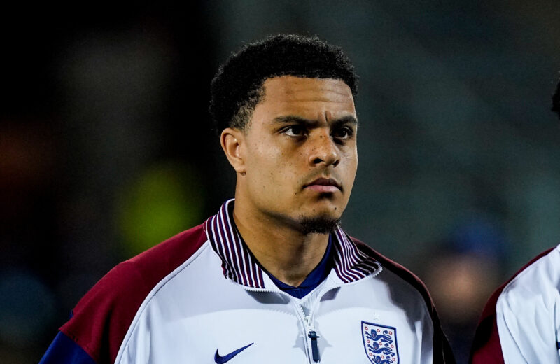 L’anecdote touchante de CJ Egan-Riley sur son numéro de maillot