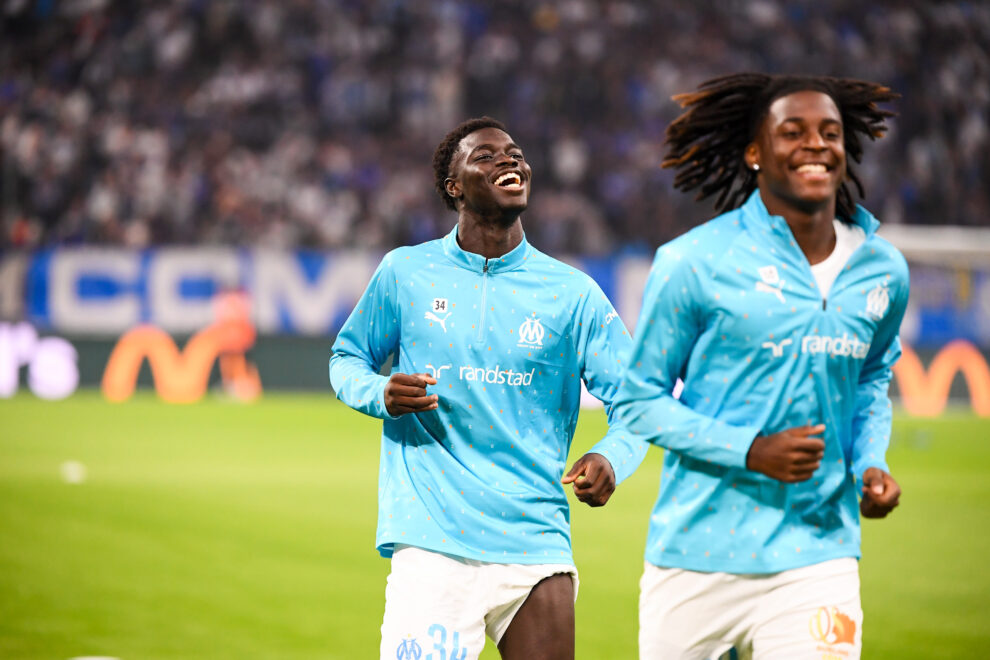 Darryl Bakola, Robinio Vaz