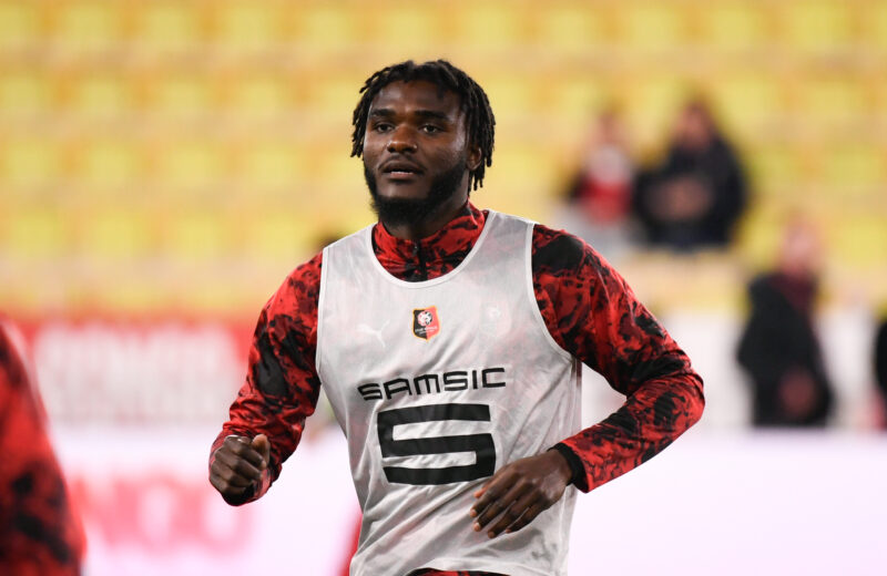 Brassier déjà poussé vers la sortie à Rennes