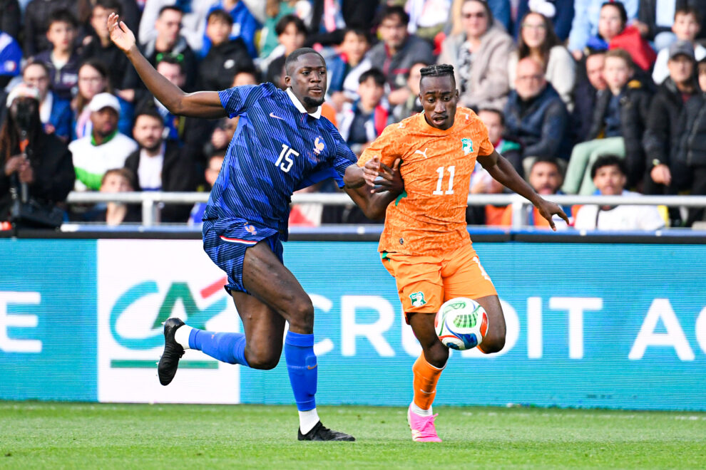 Ibrahima Konaté au duel avec Yan Diomandé