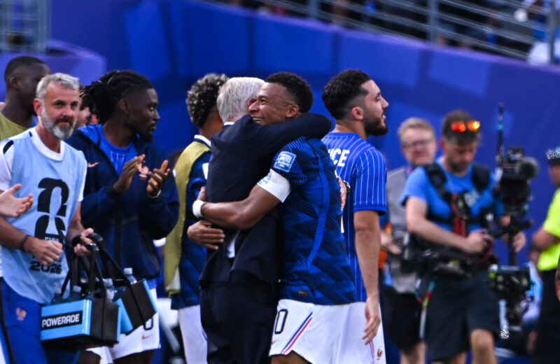 La France rejoint le Paraguay en huitièmes