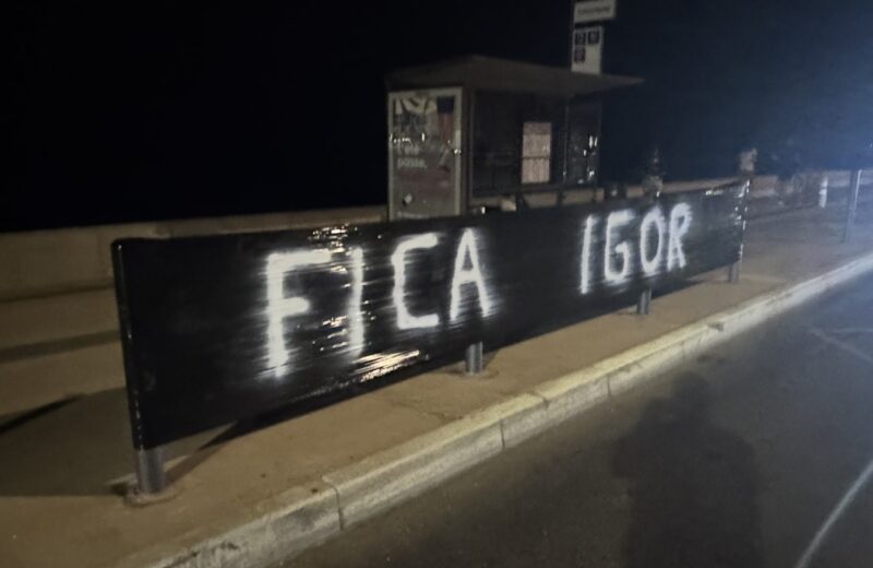 La banderole forte des supporters pour retenir Paixão